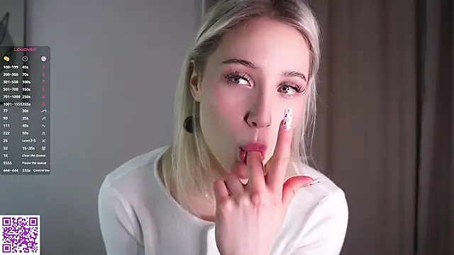 Snapshot of Nianelo chatting on February 26, 2026, 9:03 pm Nianelo online show from February 26, 2026, 9:03 pm