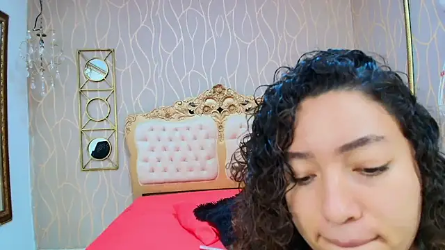 Snapshot of meganrousx chatting on February 16, 2026, 12:34 pm meganrousx online show from February 16, 2026, 12:34 pm