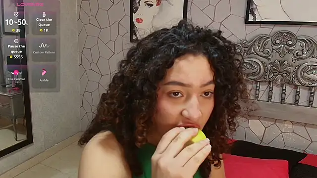 Snapshot of meganrousx chatting on March 3, 2026, 1:17 pm meganrousx online show from March 3, 2026, 1:17 pm