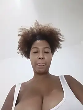 Carolamorimofc online show from June 22, 2026, 1:29 am