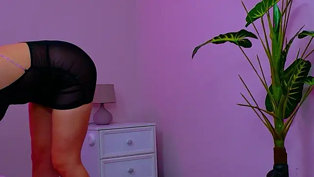 Ivorym00n online show from February 26, 2026, 5:17 am