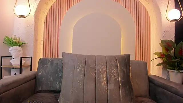 Snapshot of violet_scott_ chatting on February 25, 2026, 10:03 am violet scott online show from February 25, 2026, 10:03 am