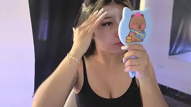 Dahiana Dmour  online show from March 24, 2026, 12:32 pm