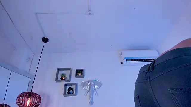 Snapshot of Royland_Vega chatting on February 18, 2026, 12:23 pm Royland Vega online show from February 18, 2026, 12:23 pm