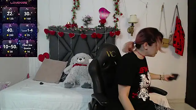 Snapshot of Sharma_Amayra chatting on March 3, 2026, 7:42 pm Sharma Amayra online show from March 3, 2026, 7:42 pm