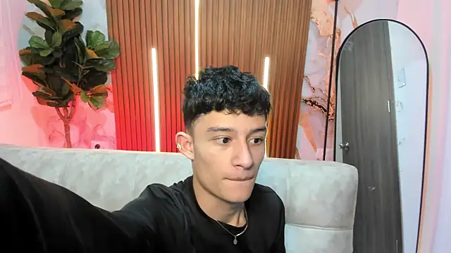 Snapshot of Patrick_Howland_ chatting on February 14, 2026, 3:36 am Patrick Howland online show from February 14, 2026, 3:36 am