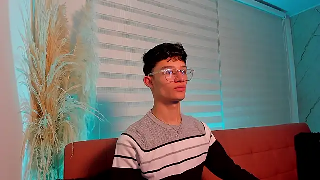 Snapshot of Patrick_Howland_ chatting on March 1, 2026, 3:41 am Patrick Howland online show from March 1, 2026, 3:41 am