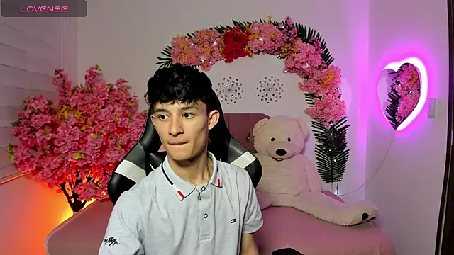 Patrick Howland  online show from April 18, 2026, 8:42 pm