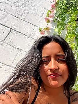 Snapshot of Annie_Alicee chatting on February 11, 2026, 1:27 pm Annie Alicee online show from February 11, 2026, 1:27 pm