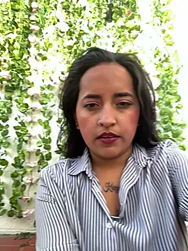 Snapshot of Annie_Alicee chatting on March 4, 2026, 12:00 pm Annie Alicee online show from March 4, 2026, 12:00 pm