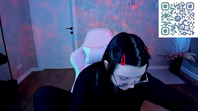 Kira G0ld online show from April 11, 2026, 7:45 am