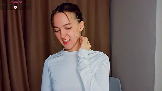 Snapshot of SupakuChan chatting on February 14, 2026, 8:49 pm SupakuChan online show from February 14, 2026, 8:49 pm