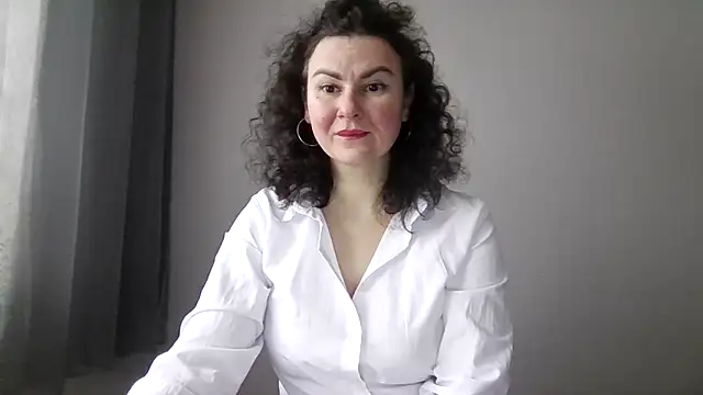 Snapshot of LexiMira254 chatting on February 20, 2026, 6:26 am LexiMira254 online show from February 20, 2026, 6:26 am