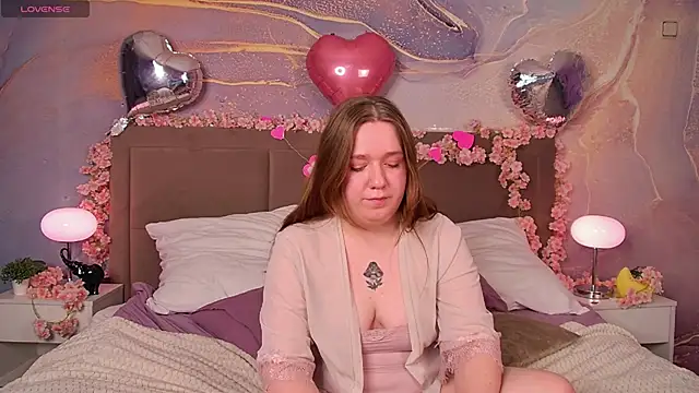 Snapshot of RachelDiRose chatting on February 11, 2026, 3:17 pm RachelDiRose online show from February 11, 2026, 3:17 pm