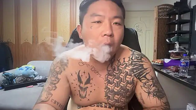 fxckuno online show from April 27, 2026, 7:17 am