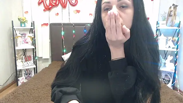 EvaClarkk online show from April 24, 2026, 7:44 am