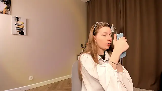 Snapshot of VictorMencia chatting on February 25, 2026, 7:23 pm VictorMencia online show from February 25, 2026, 7:23 pm