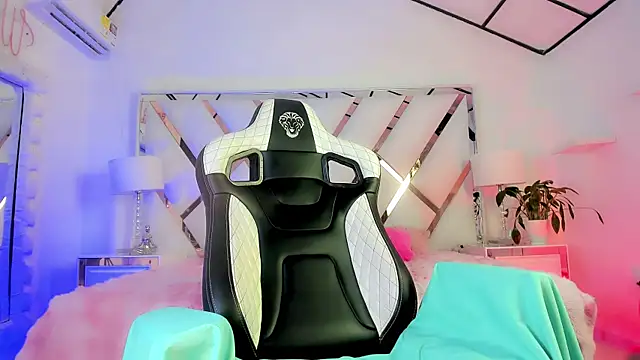 thanier 18 online show from April 16, 2026, 9:39 pm