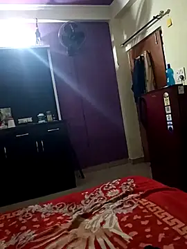 Rashiqueen online show from February 6, 2026, 5:49 pm