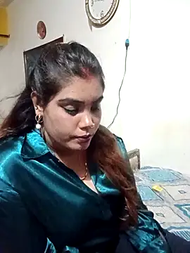 Rashiqueen online show from March 30, 2026, 4:19 pm