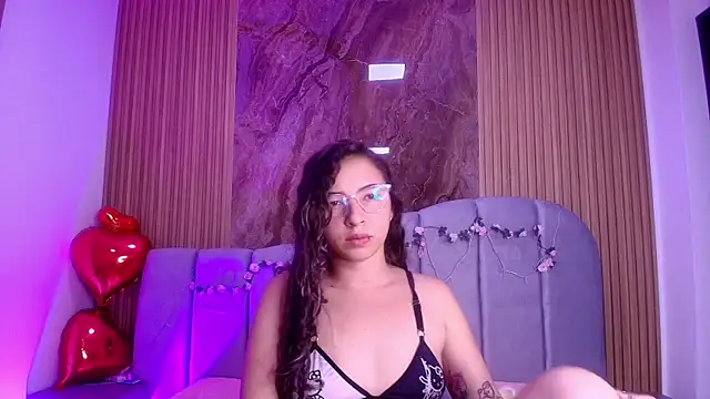 Snapshot of sarita_blondi chatting on April 27, 2026, 12:03 pm sarita blondi online show from April 27, 2026, 12:03 pm