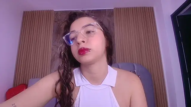 Snapshot of sarita_blondi chatting on May 2, 2026, 11:59 am sarita blondi online show from May 2, 2026, 11:59 am