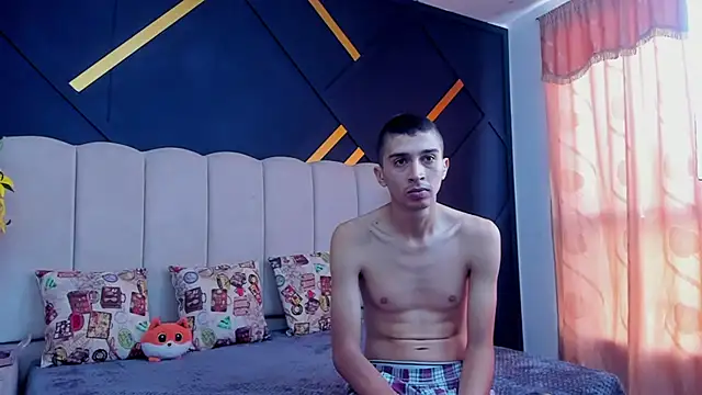 Snapshot of MiaANDrony chatting on February 21, 2026, 12:39 pm MiaANDrony online show from February 21, 2026, 12:39 pm