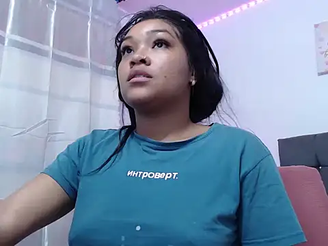 Snapshot of latin_riahnna_jp chatting on February 9, 2026, 3:43 am latin riahnna jp online show from February 9, 2026, 3:43 am