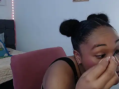 latin riahnna jp online show from April 12, 2026, 3:00 am