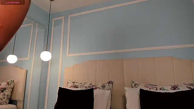 ashley foox online show from February 20, 2026, 3:03 am