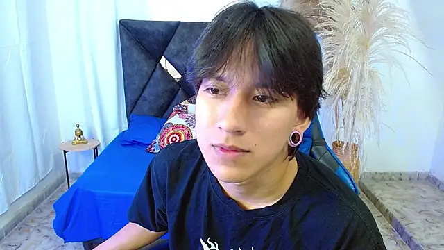 nikoo 18 online show from March 3, 2026, 2:12 pm