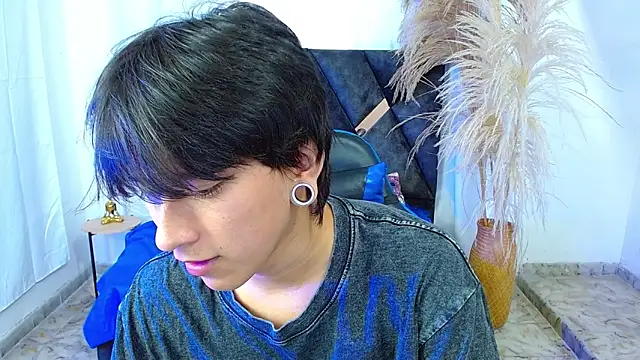 nikoo 18 online show from March 12, 2026, 2:01 pm