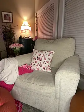 Snapshot of mooviebaby chatting on February 19, 2026, 7:15 am mooviebaby online show from February 19, 2026, 7:15 am