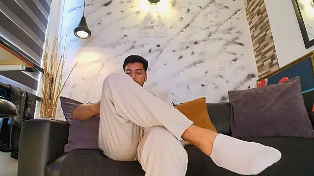 Snapshot of Max_Hornye chatting on February 16, 2026, 6:59 pm Max Hornye online show from February 16, 2026, 6:59 pm