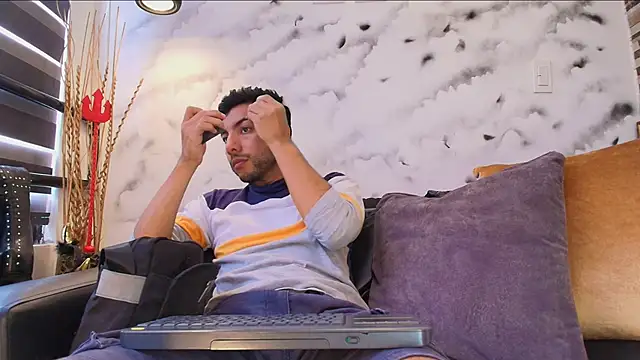 Snapshot of Max_Hornye chatting on February 23, 2026, 6:49 pm Max Hornye online show from February 23, 2026, 6:49 pm