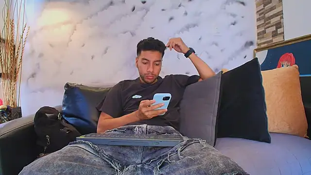 Max Hornye online show from March 27, 2026, 6:51 pm