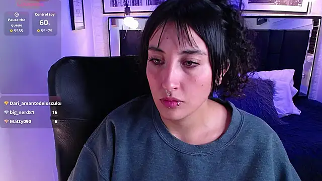 ladyraing online show from February 28, 2026, 9:43 am