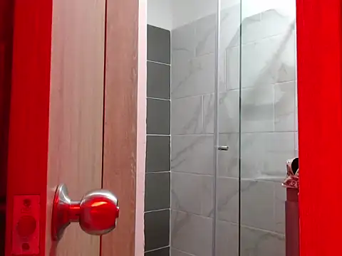 Snapshot of MiistressBlu chatting on February 18, 2026, 7:32 pm MiistressBlu online show from February 18, 2026, 7:32 pm