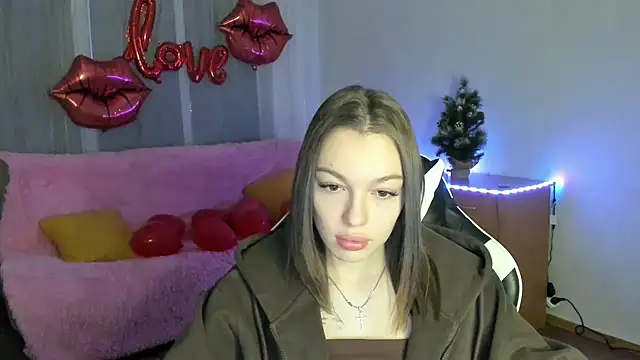 Snapshot of CandyGyrl chatting on February 13, 2026, 1:01 am CandyGyrl online show from February 13, 2026, 1:01 am