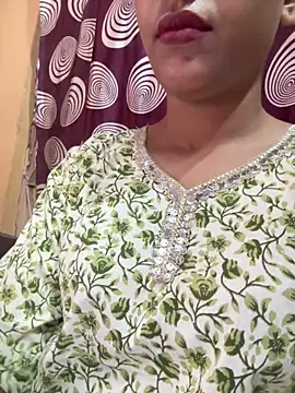 komalsharma99 online show from May 22, 2026, 8:32 am