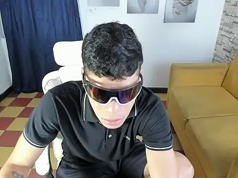 Andres sant  online show from March 10, 2026, 4:17 am