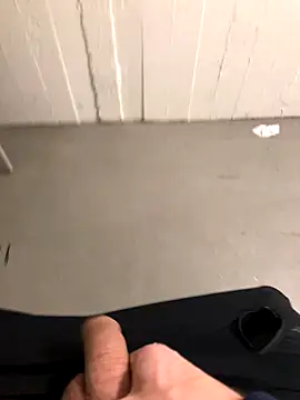 Snapshot of Tommyzzzzzz chatting on November 16, 2025, 5:51 pm Tommyzzzzzz online show from November 16, 2025, 5:51 pm