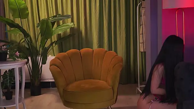 DelilahRayn online show from April 18, 2026, 7:51 pm