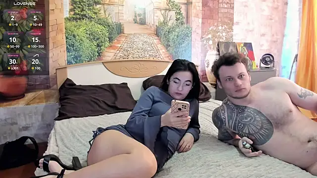  littleangie  online show from April 10, 2026, 1:33 am