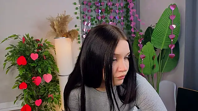 RoxannRunk online show from February 17, 2026, 6:10 am