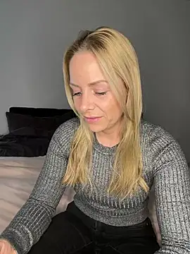 Snapshot of emily-becker22 chatting on April 7, 2026, 3:45 pm emily-becker22 online show from April 7, 2026, 3:45 pm