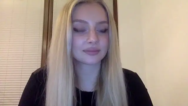 MayaWetDream online show from May 14, 2026, 8:26 pm