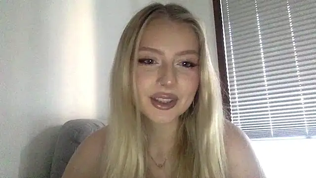 MayaWetDream online show from June 21, 2026, 5:15 pm