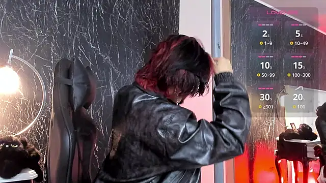 YuuMiko online show from April 10, 2026, 12:43 pm