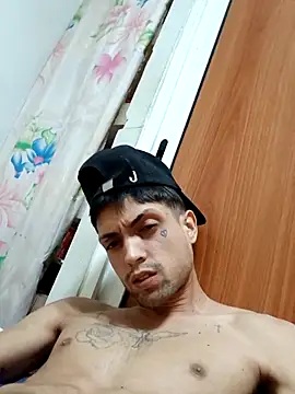 Snapshot of CubanoxxxSex chatting on February 7, 2026, 9:35 am CubanoxxxSex online show from February 7, 2026, 9:35 am